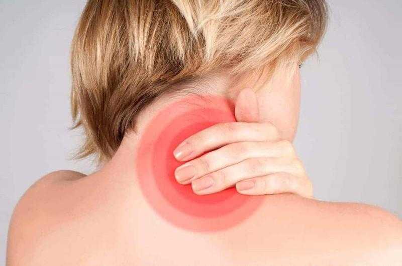 Você sente dor no pescoço? Veja 6 possíveis causas