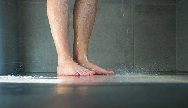 Veja 4 excelentes razões para fazer xixi no banho!