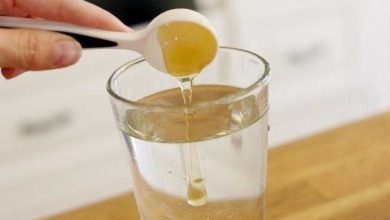 O que acontece se você tomar mel com água em jejum fe