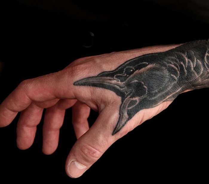 24 tatuagens geniais que podem interagir com o corpo